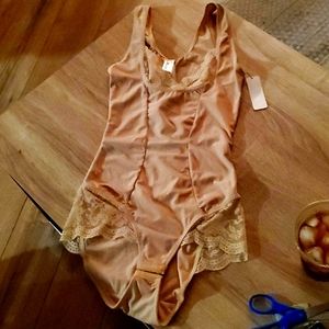 NWT  Velvet Kitten camisole body suit. Small.